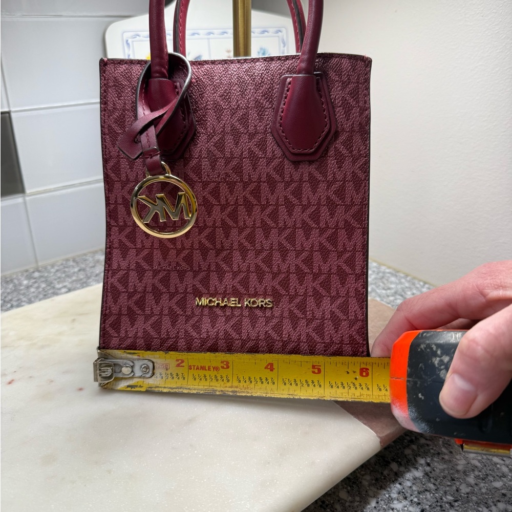 Michael Kors Mini Mercer handbag - Picture 2 of 7